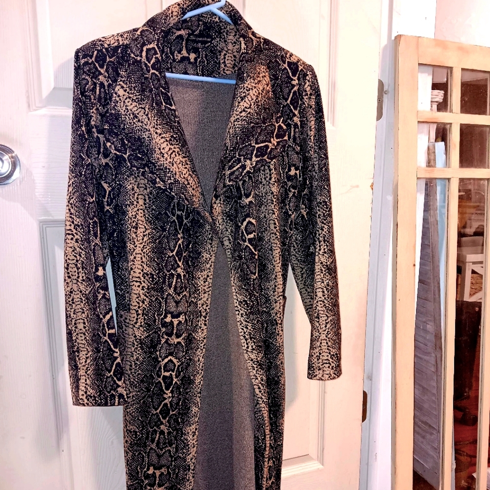 Amazing snakeskin trench ..sexy and fun!